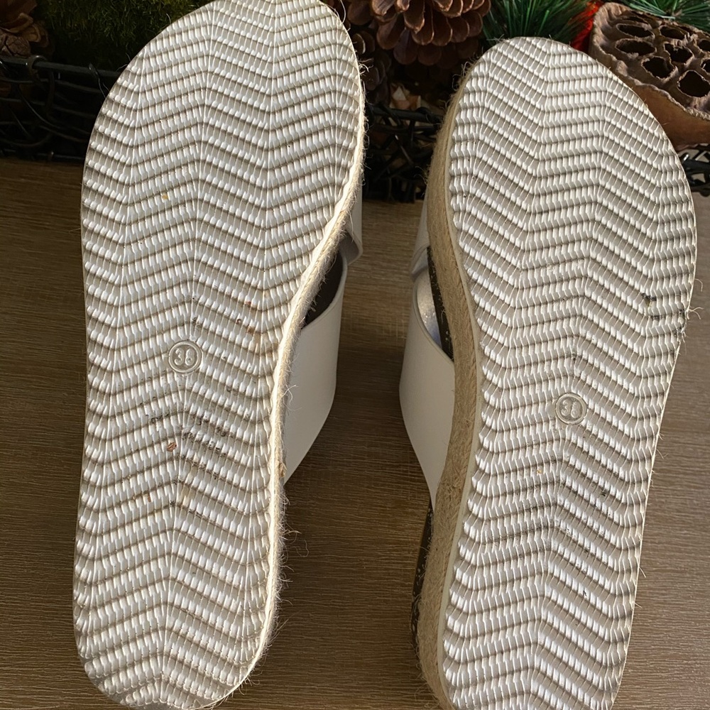 Platform Sandals - Picture 5 of 5